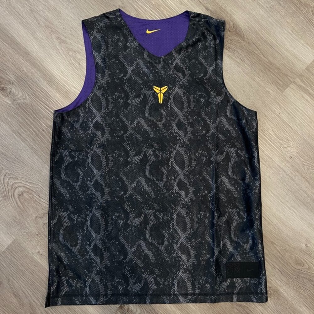 Kobe Bryant Men's Dri-FIT Standard Issue Reversible Basketball Jersey